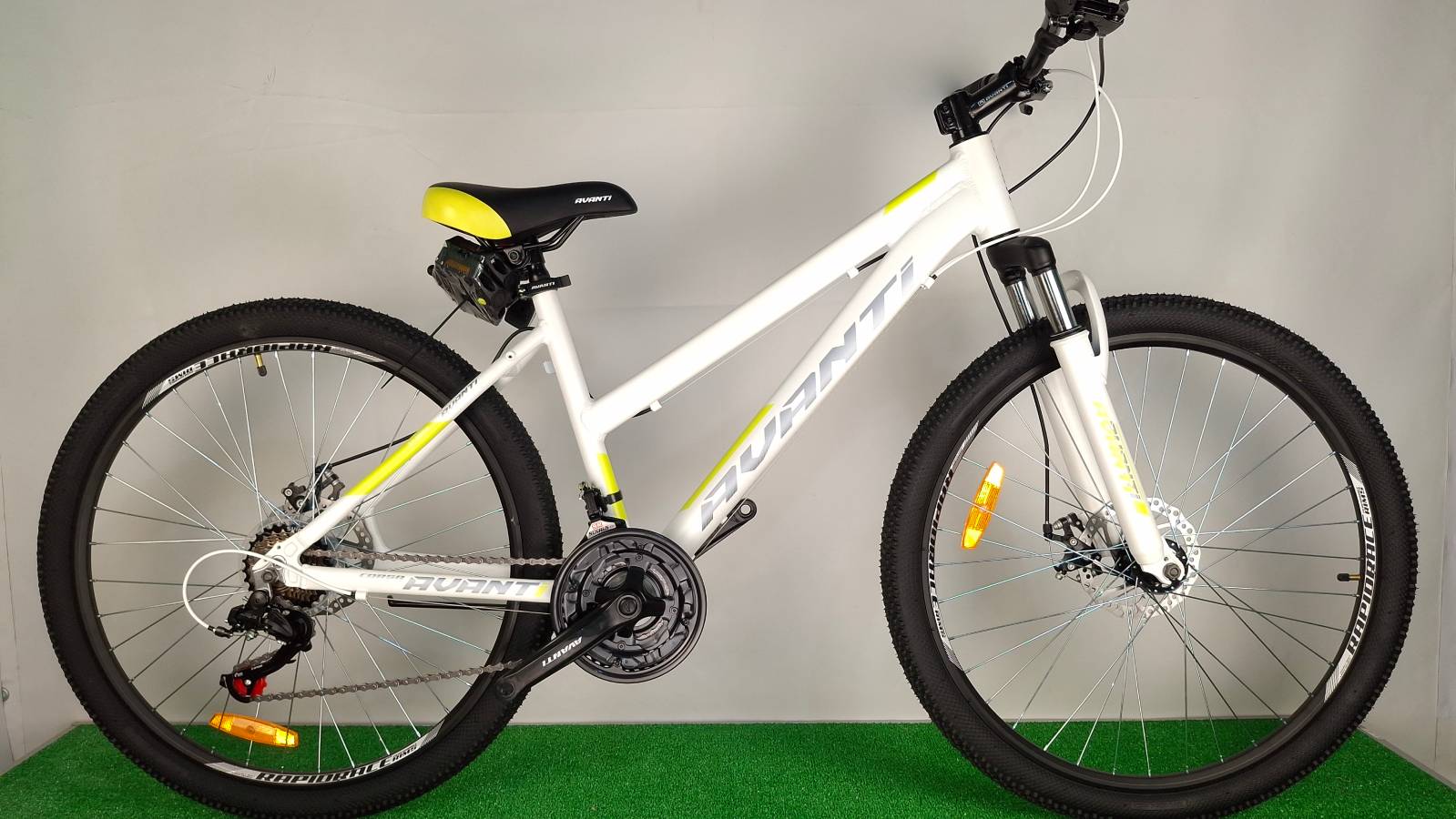 Велосипед Avanti CORSA 26" розмір S рама 16" 2024 біло-зелений